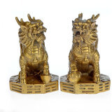 祥泰家黄铜麒麟摆件与酷宝礼坊六帝钱 寓意、工艺与适用场景深度对比